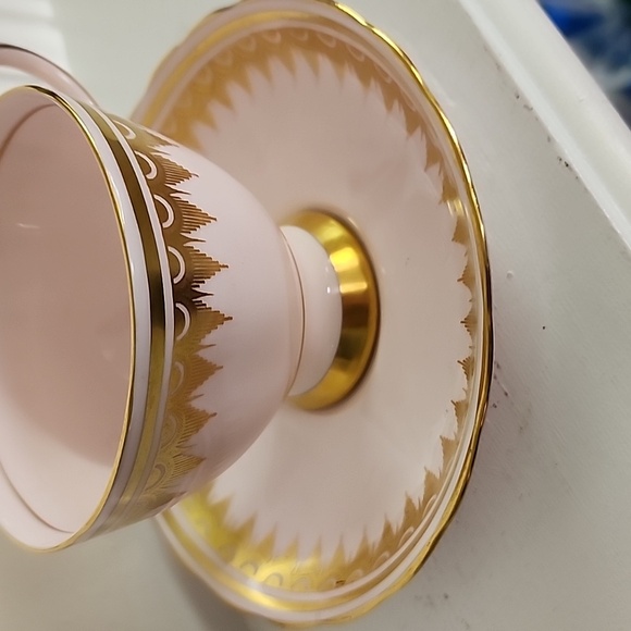 Tuscan Demi-Tasse Coffee Cup & Saucer in Powder Pink Fine Bone China 1940s - Picture 6 of 8